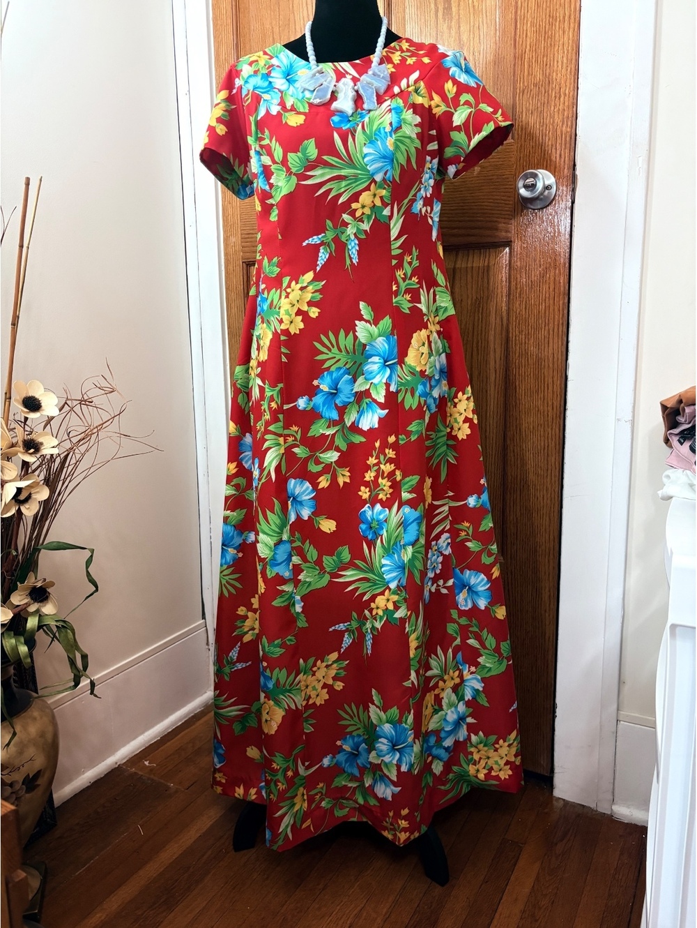 Hilo Hattie Hawaii Women’s Red Tropical Floral Maxi Dress Short Sleeve Size M